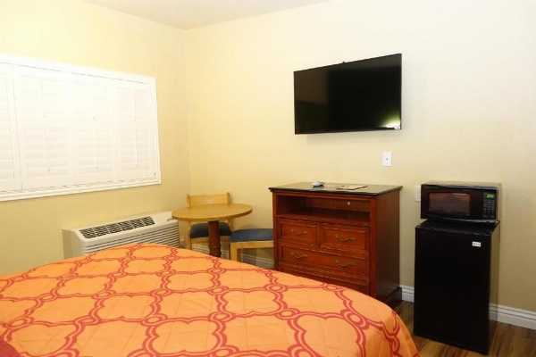 Tropic Lodge image 55